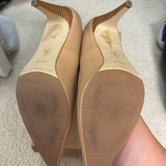 Cole Haan Air Juliana Pump, Sandstone, 8.5 - Picture 5 of 5